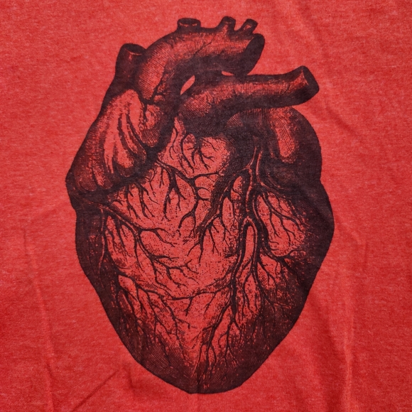 MY HEART BELONGS TO YOU T-SHIRT. RED WITH HEART DESIGN. SIZE MEDIUM - Picture 2 of 4